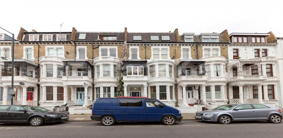 			1 Bedroom, 1 bath, 1 reception Flat			 Sinclair Road,, SHEPHERDS BUSH